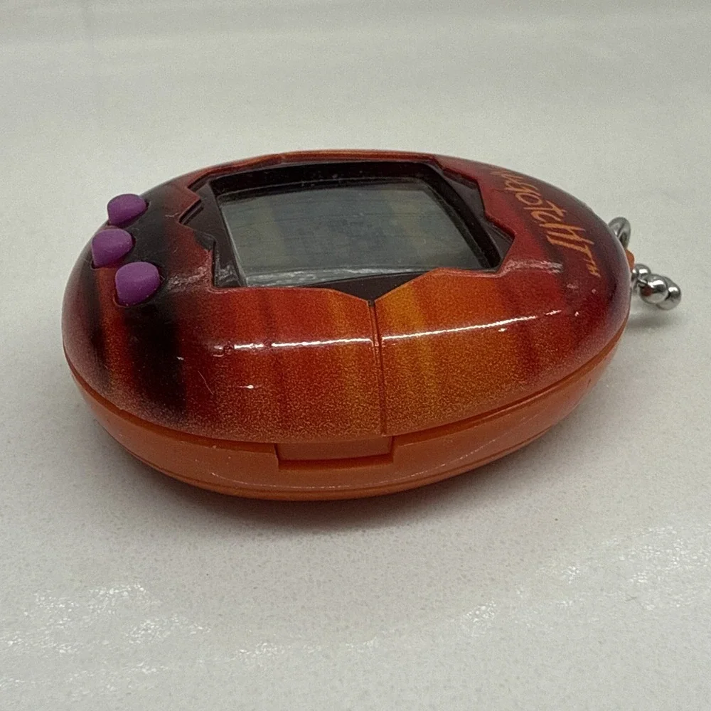Tamagotchi Sunset Red Bandai 2017 Electronic Digital Pet Keychain - New Battery!